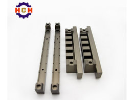 汽車發(fā)動的精密零件如此精細(xì)每一個(gè)鈑金件，機(jī)電件都是用cnc精密機(jī)械加做出來