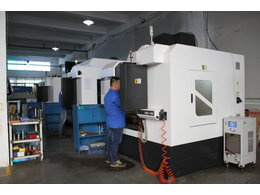 一臺完整的cnc精密機(jī)械加裝置是由輸出裝置、數(shù)控裝置、可編程控制器、伺服系統(tǒng)、檢測反饋裝置和機(jī)床主機(jī)等組成組裝而成